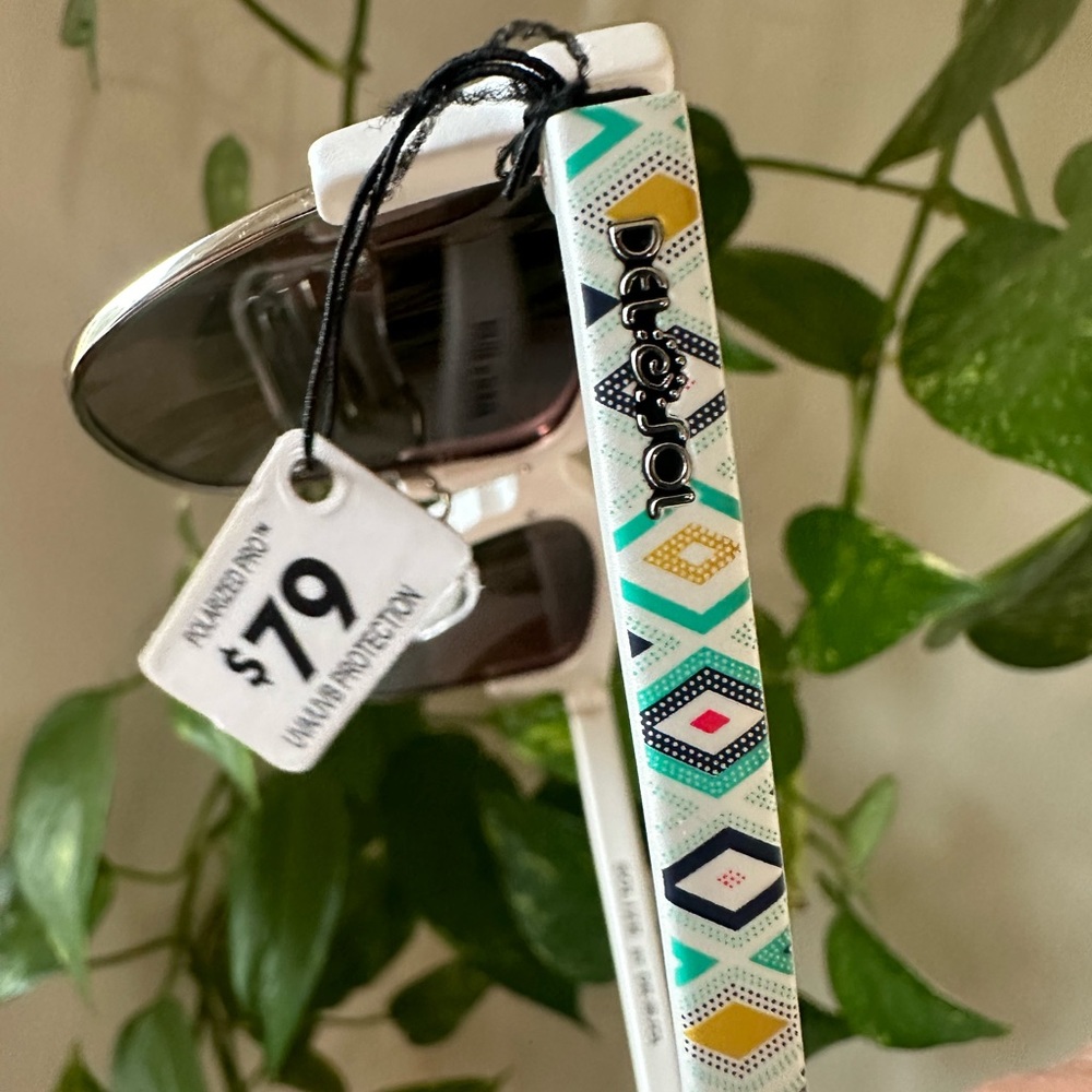 NWT Del Sol Sunglasses